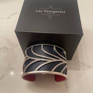 Les Georgettes silver bangle with leather insert